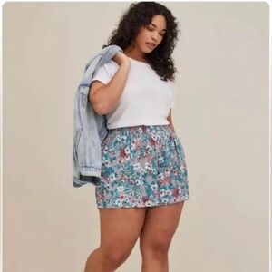 Torrid | 6X | 5 Inch Gauze High-Rise Smocked Waist Short